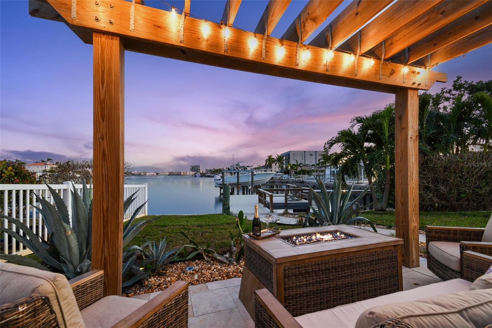 936 79TH ST S, ST PETERSBURG, FL, 33707