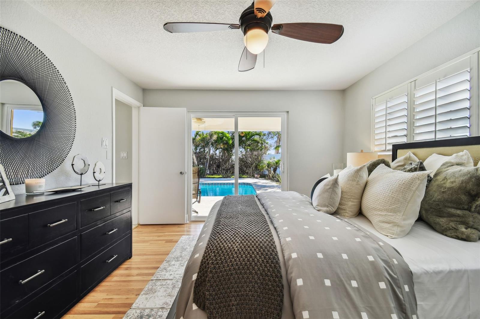 936 79TH ST S, ST PETERSBURG, FL, 33707