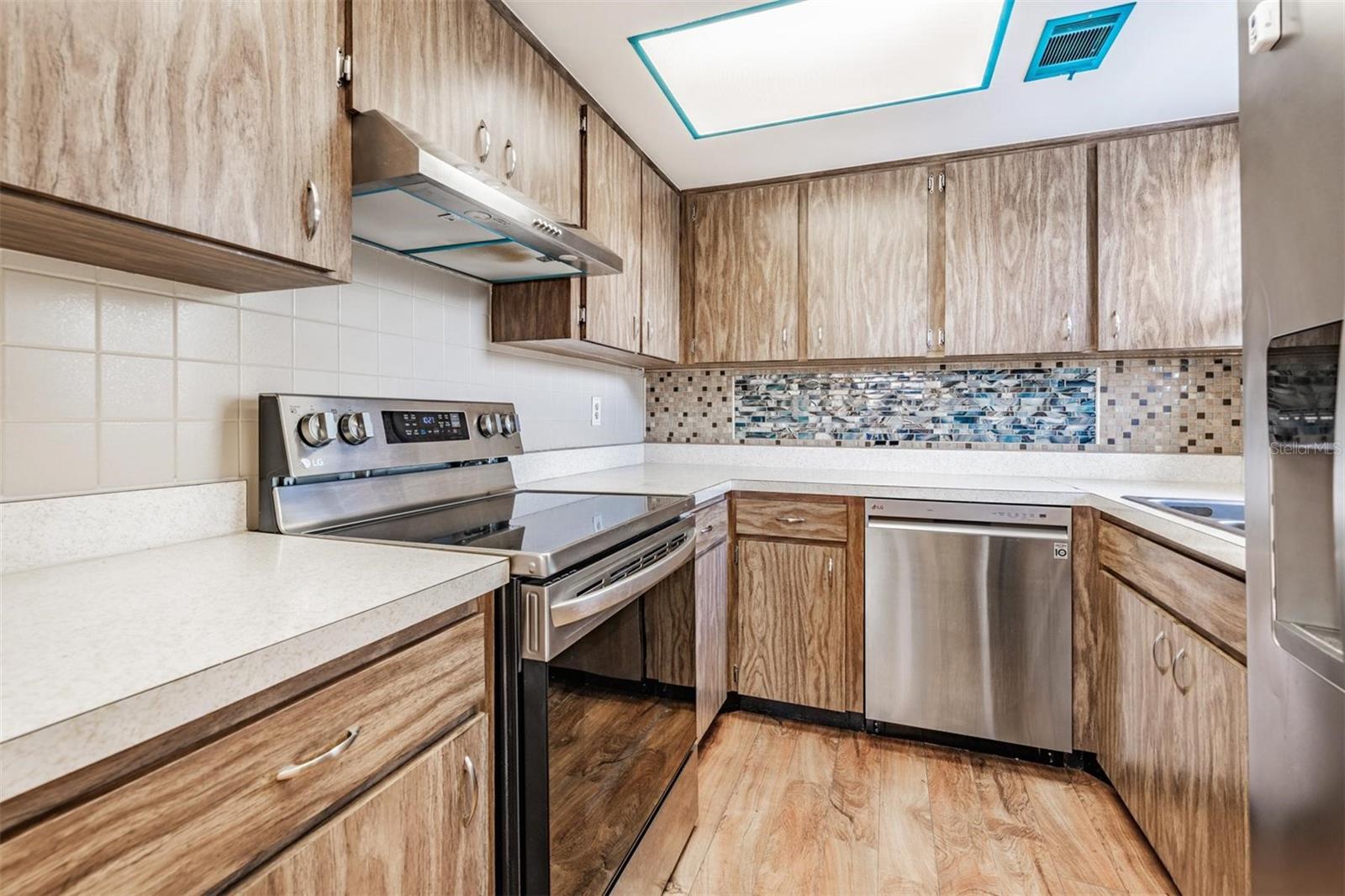 10800 US 19 N. #230, PINELLAS PARK, FL, 33782