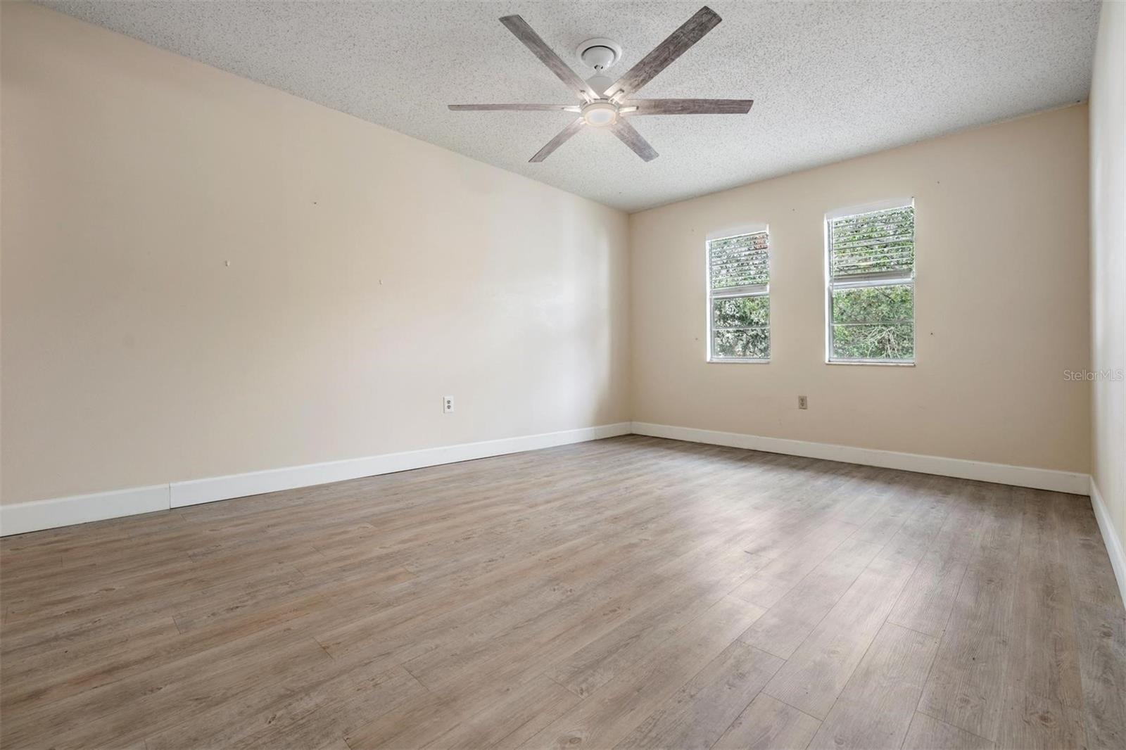10800 US 19 N. #230, PINELLAS PARK, FL, 33782