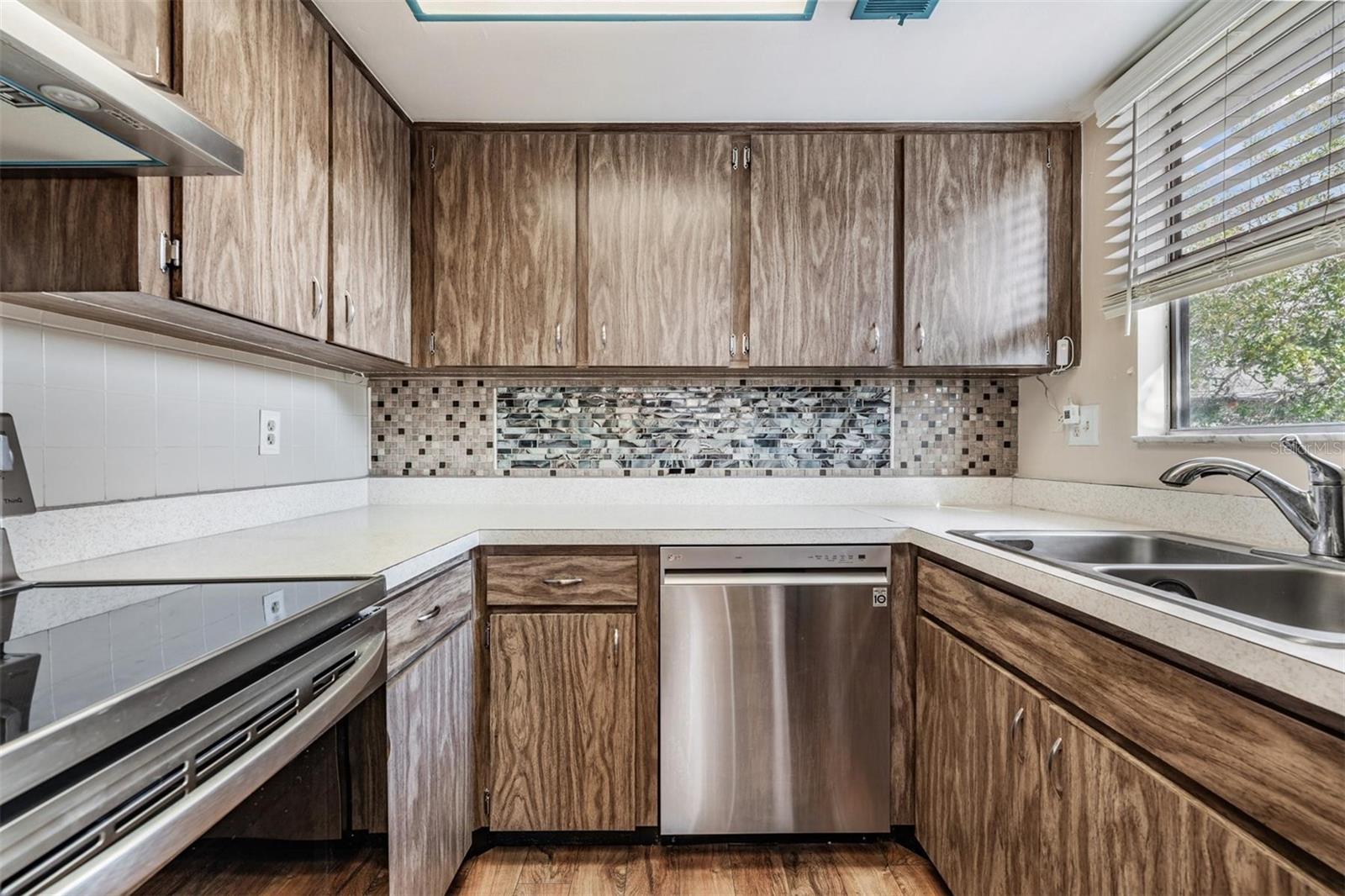 10800 US 19 N. #230, PINELLAS PARK, FL, 33782