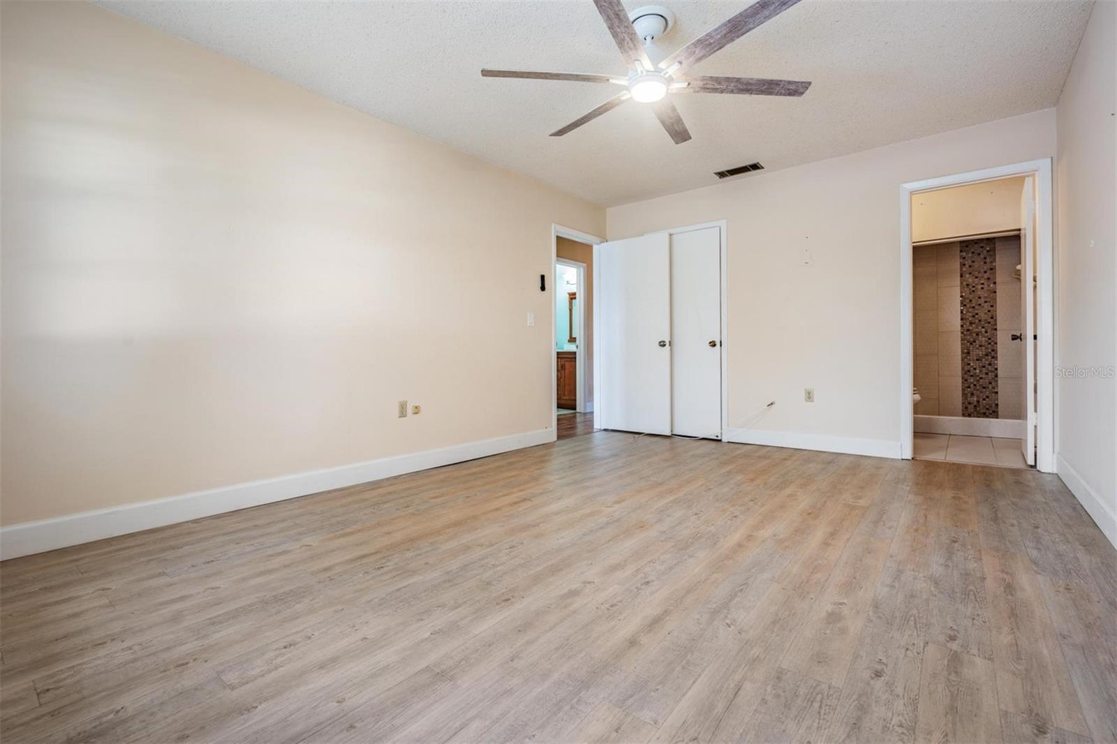 10800 US 19 N. #230, PINELLAS PARK, FL, 33782