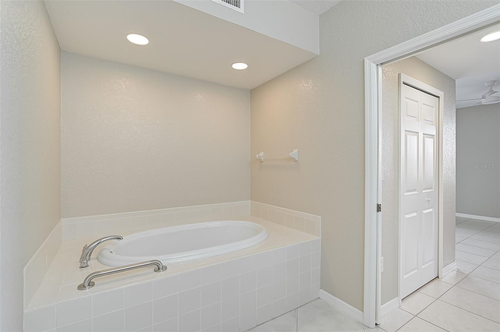 2251 JESSIE HARBOR DR #2101, OSPREY, FL, 34229