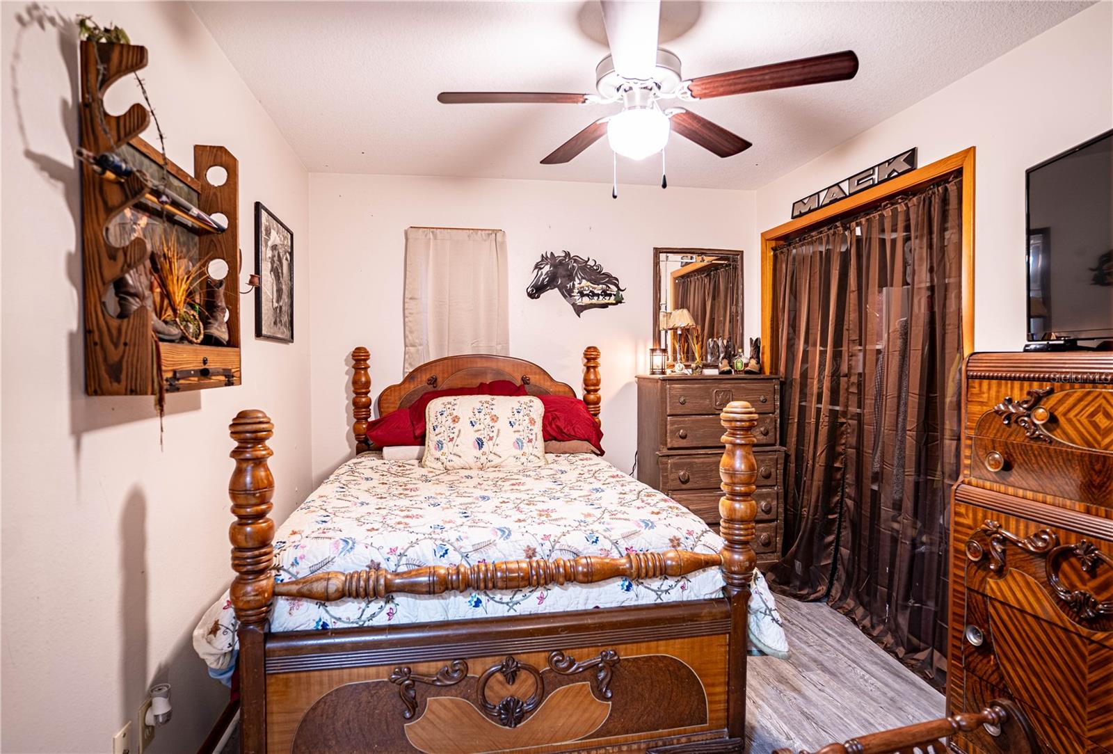 703 LAKE ADA BLVD, DUNDEE, FL, 33838