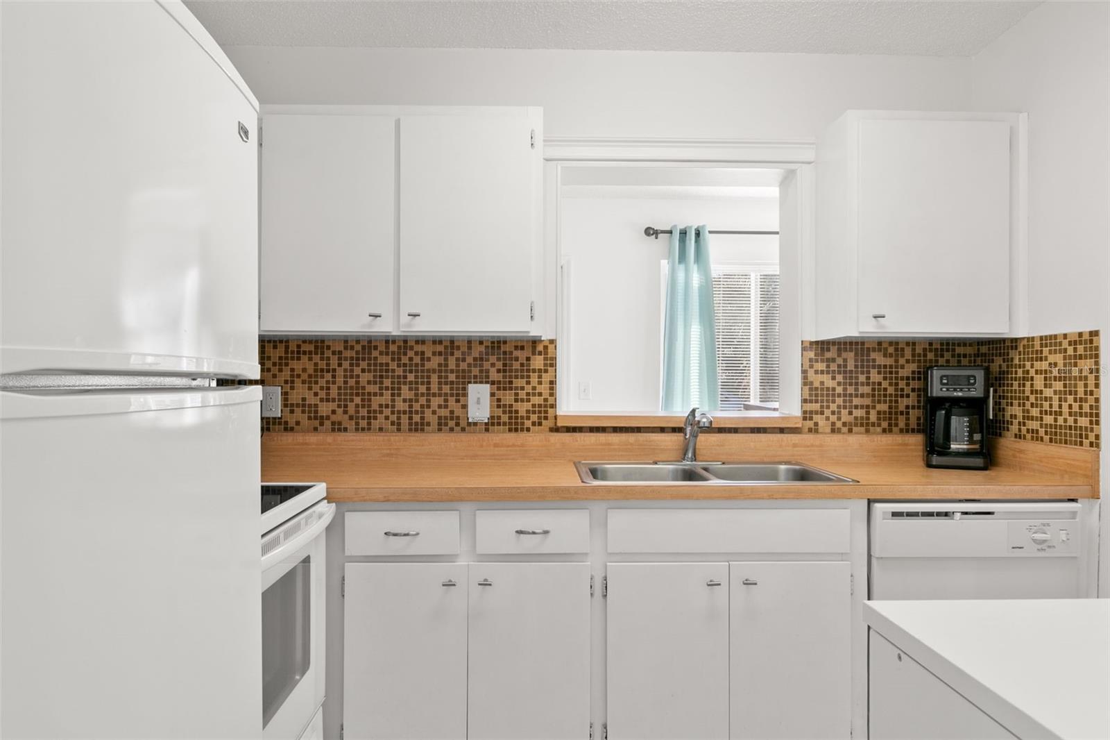 2232 GREENWICH DR #56, SUN CITY CENTER, FL, 33573