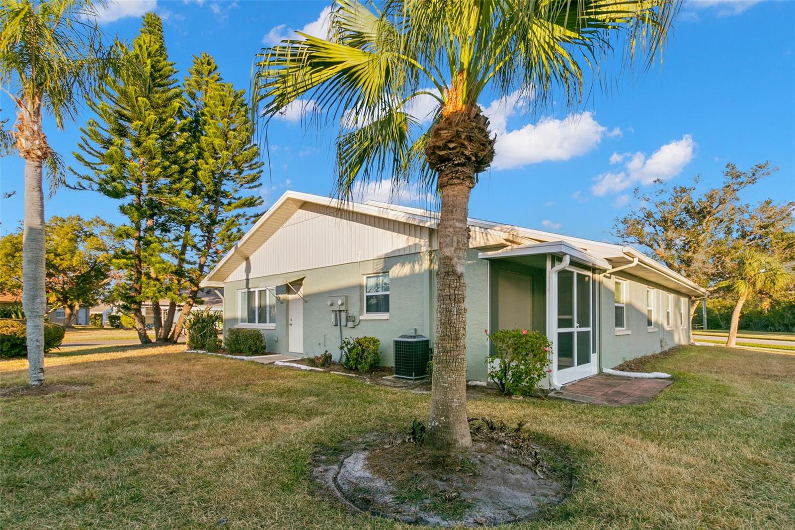 2232 GREENWICH DR #56, SUN CITY CENTER, FL, 33573
