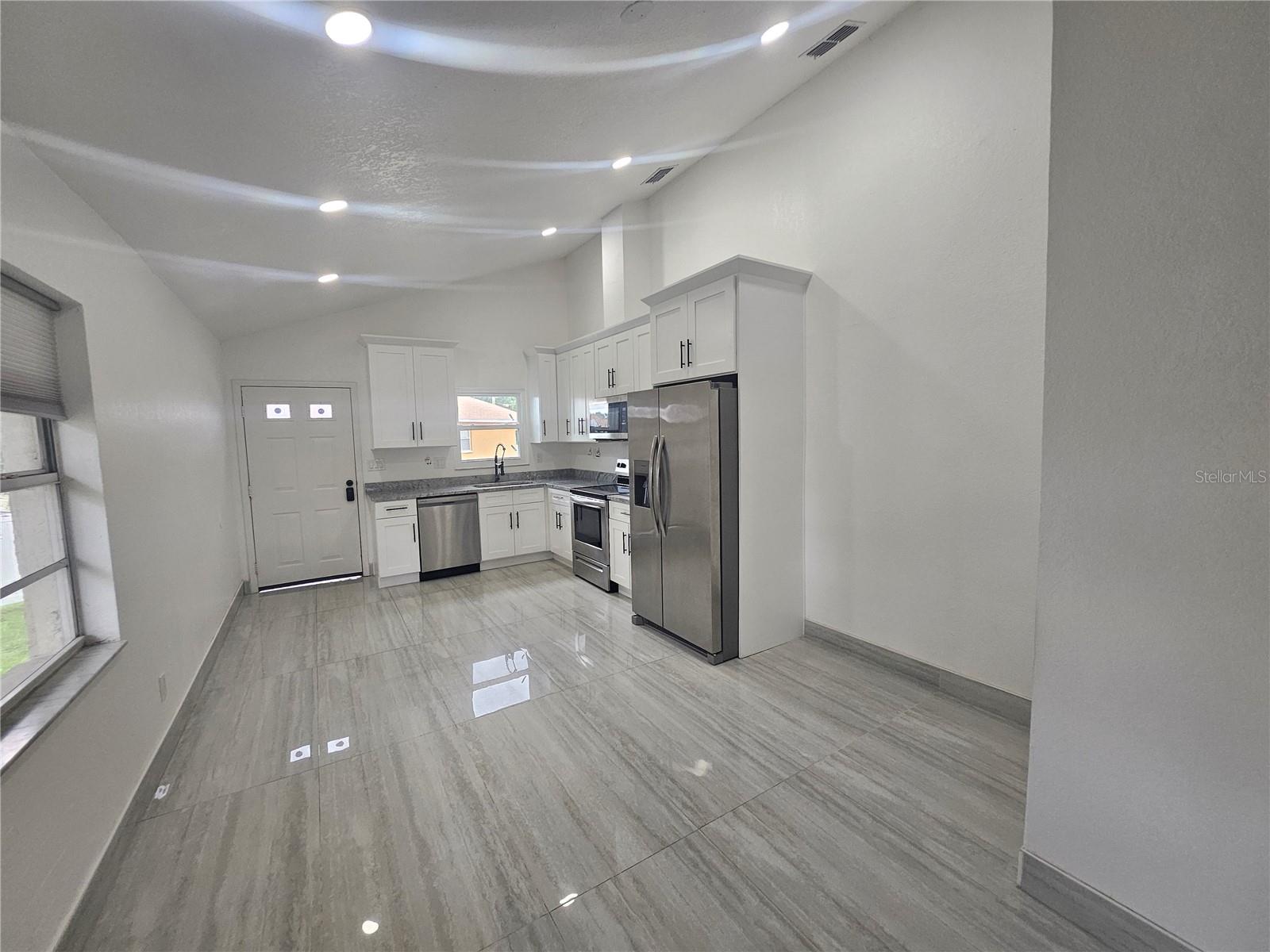 5802 MOHR LOOP #5802 5804 5806 5808, TAMPA, FL, 33615