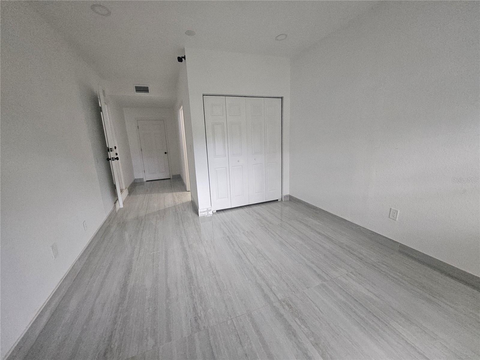 5802 MOHR LOOP #5802 5804 5806 5808, TAMPA, FL, 33615