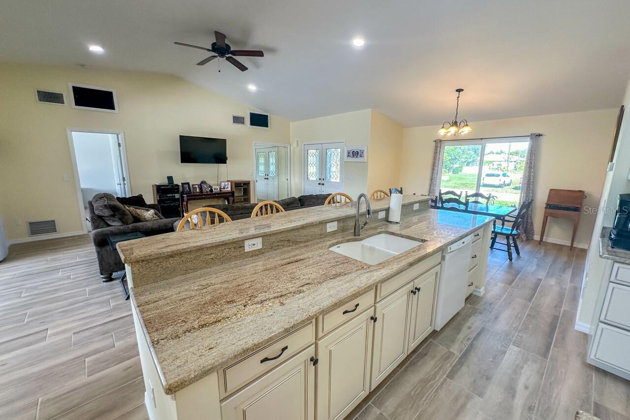 208 ANNAPOLIS LN, ROTONDA WEST, FL, 33947