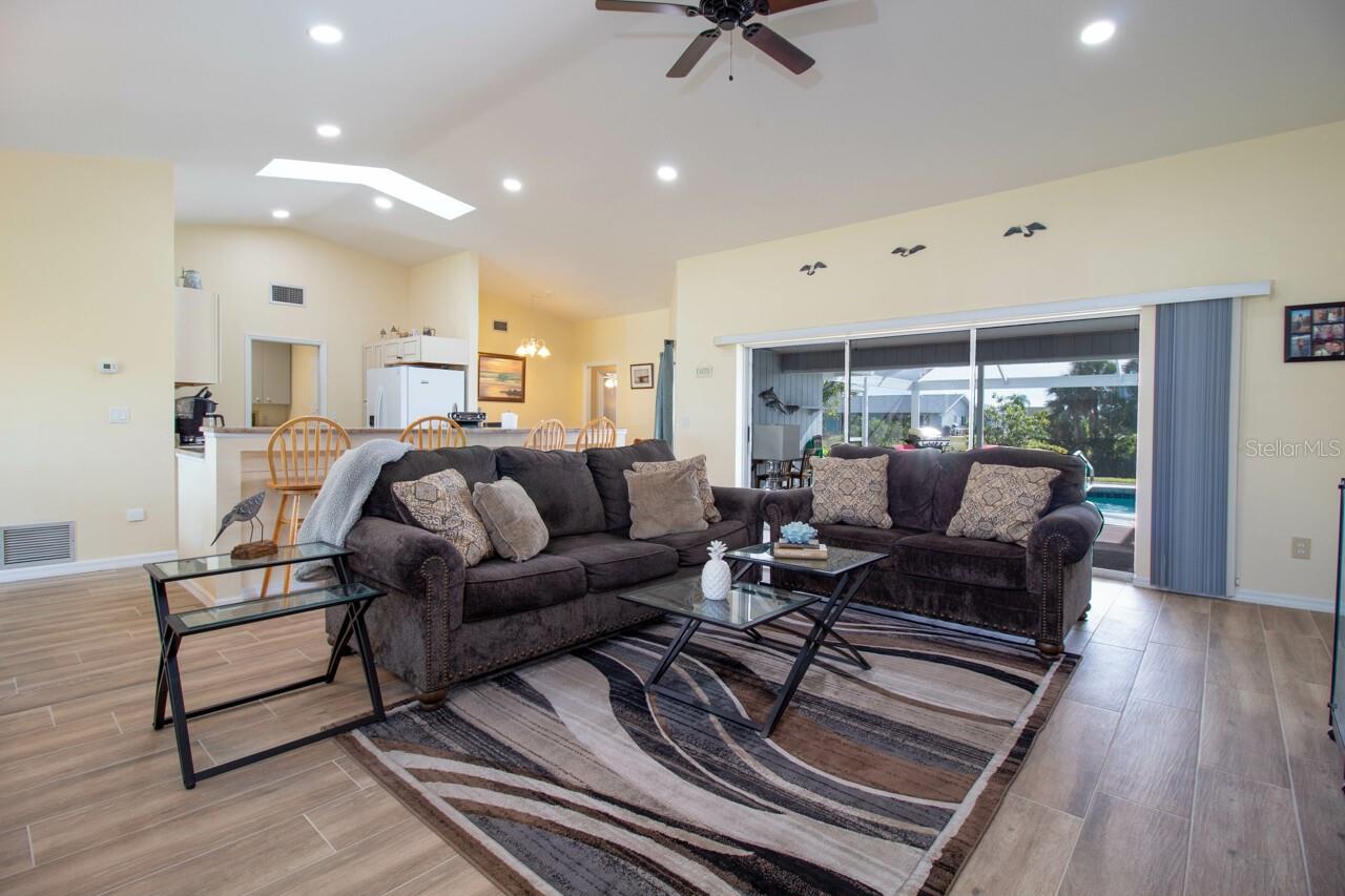 208 ANNAPOLIS LN, ROTONDA WEST, FL, 33947