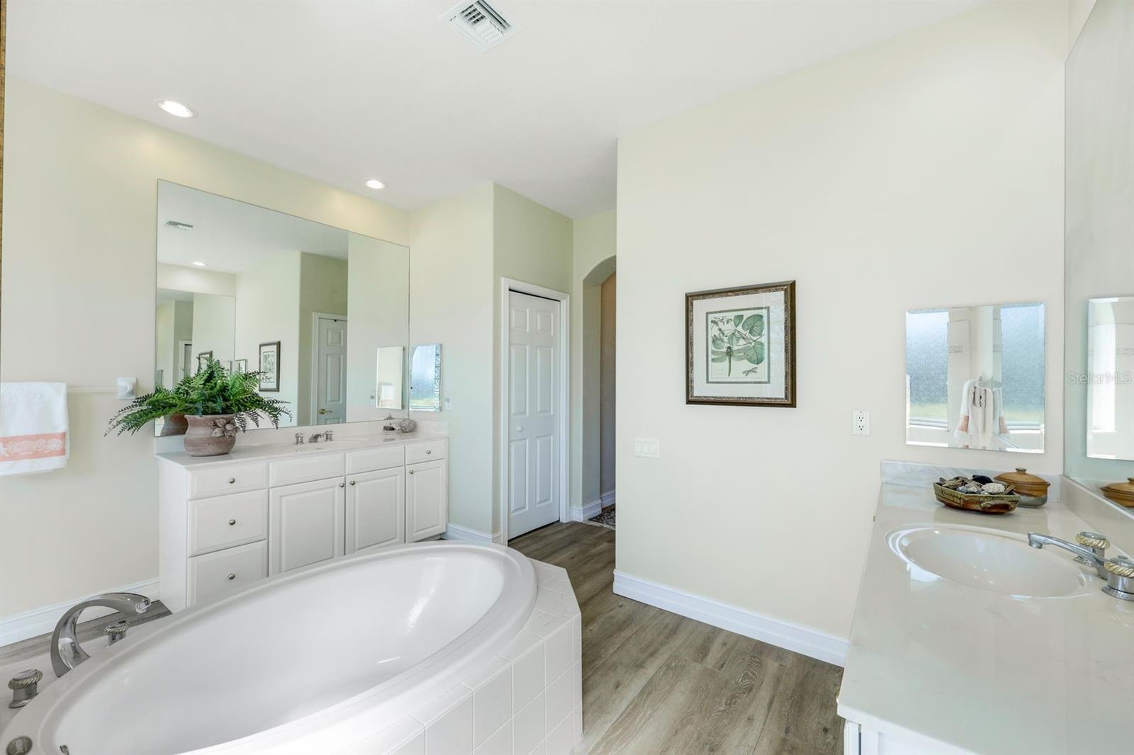 5629 HARBOUR PRESERVE CIR, CAPE CORAL, FL, 33914