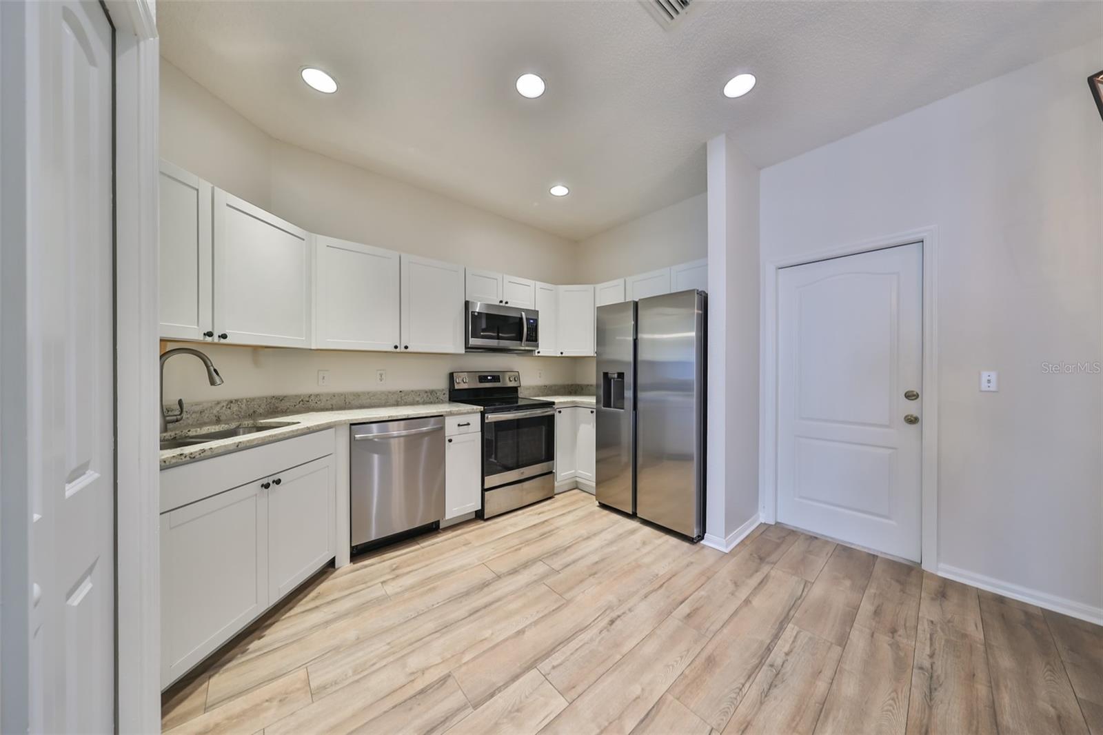 1050 STARKEY RD #2203, LARGO, FL, 33771