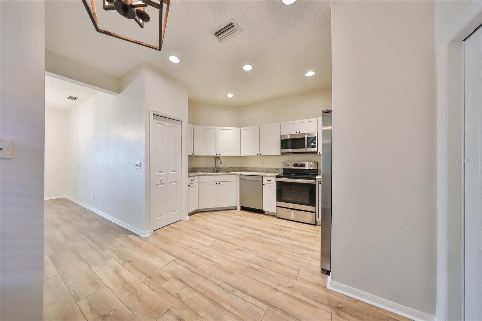 1050 STARKEY RD #2203, LARGO, FL, 33771