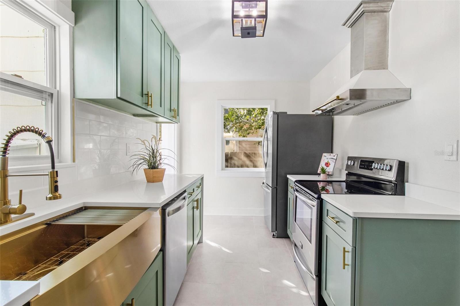 1900 20TH AVE N, ST PETERSBURG, FL, 33713