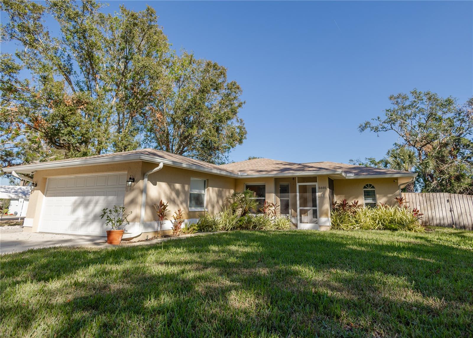 5601 BLOUNT AVE, SARASOTA, FL, 34231