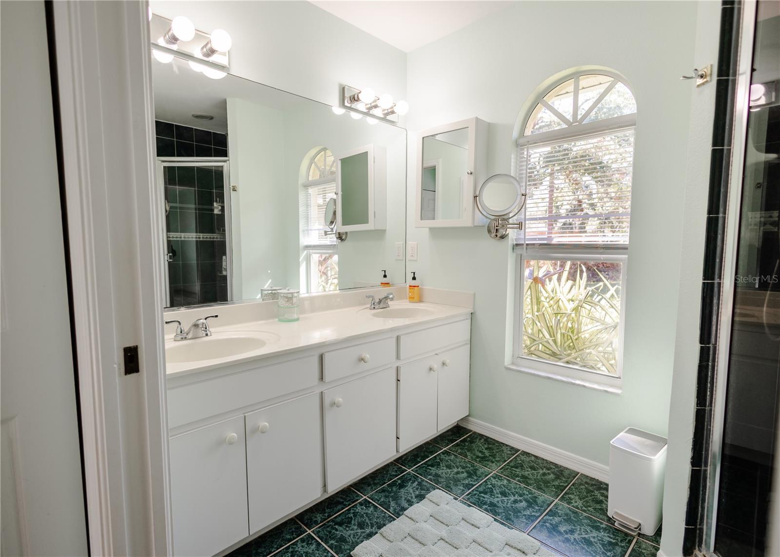5601 BLOUNT AVE, SARASOTA, FL, 34231