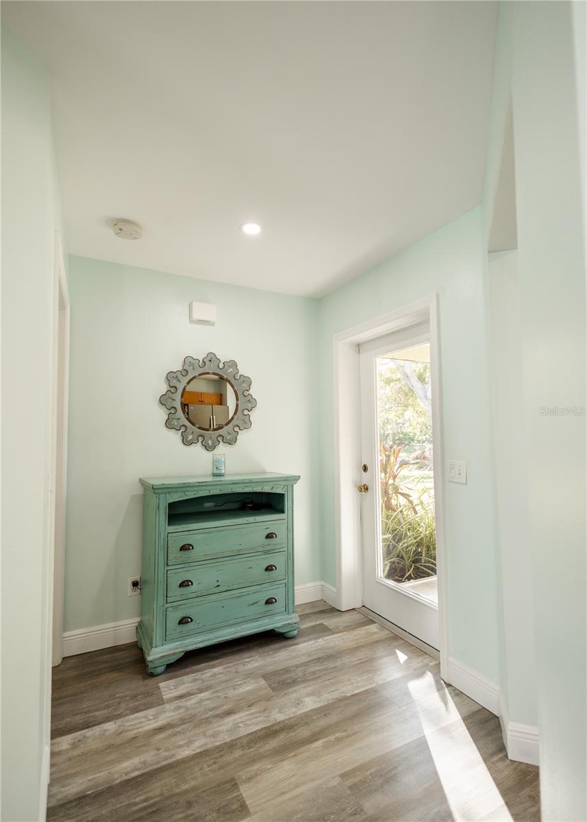 5601 BLOUNT AVE, SARASOTA, FL, 34231