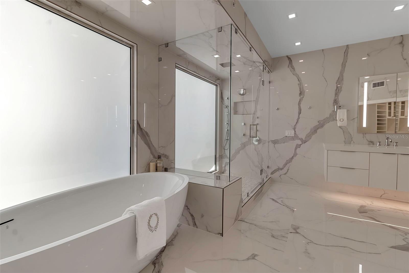 415 L AMBIANCE DR #A801, LONGBOAT KEY, FL, 34228