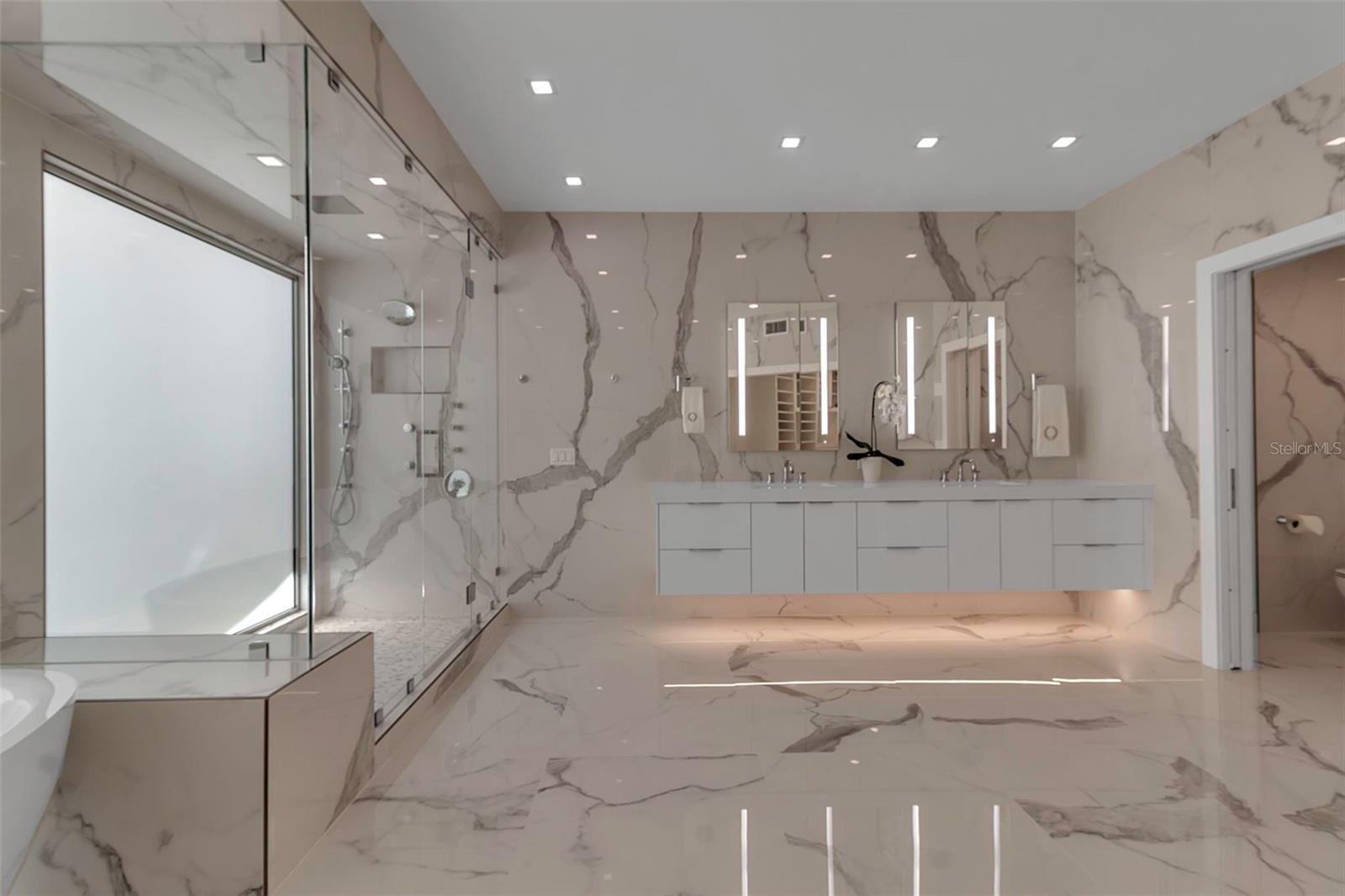 415 L AMBIANCE DR #A801, LONGBOAT KEY, FL, 34228