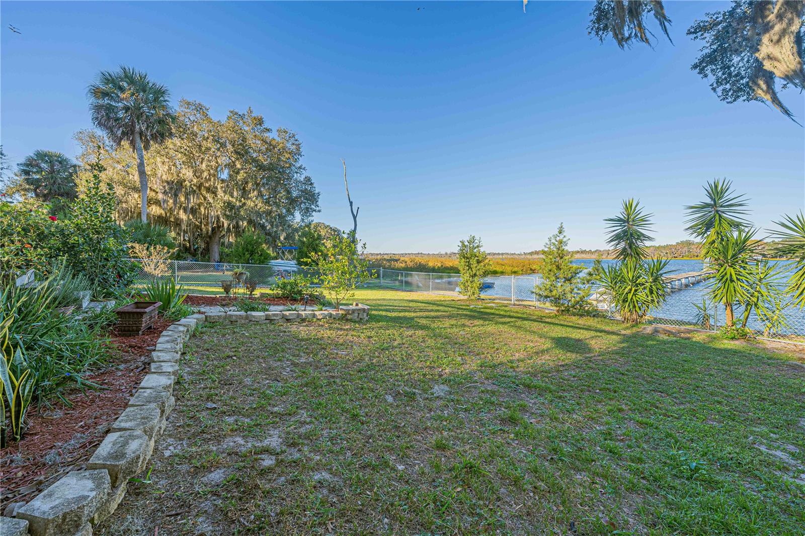 160 LITTLE ORANGE LAKE DR, HAWTHORNE, FL, 32640