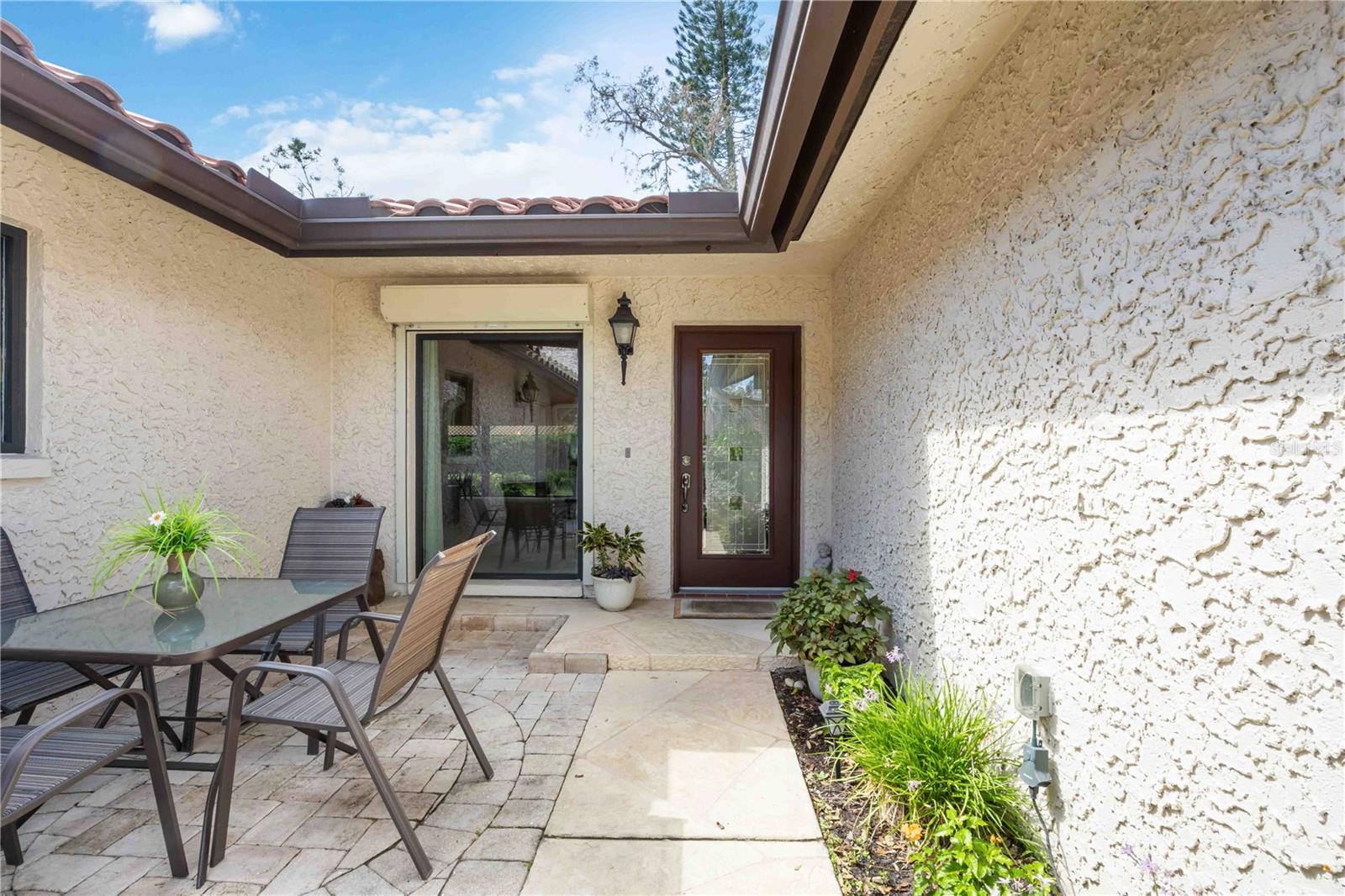 5575 GOLF POINTE DR, SARASOTA, FL, 34243