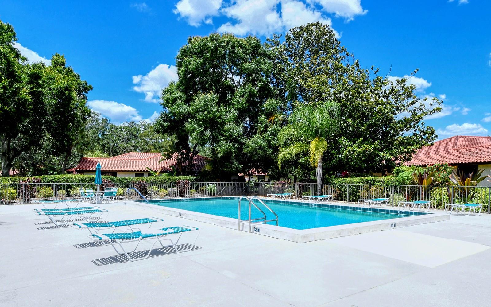 5575 GOLF POINTE DR, SARASOTA, FL, 34243