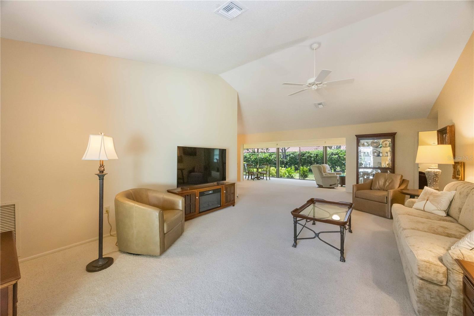 5575 GOLF POINTE DR, SARASOTA, FL, 34243