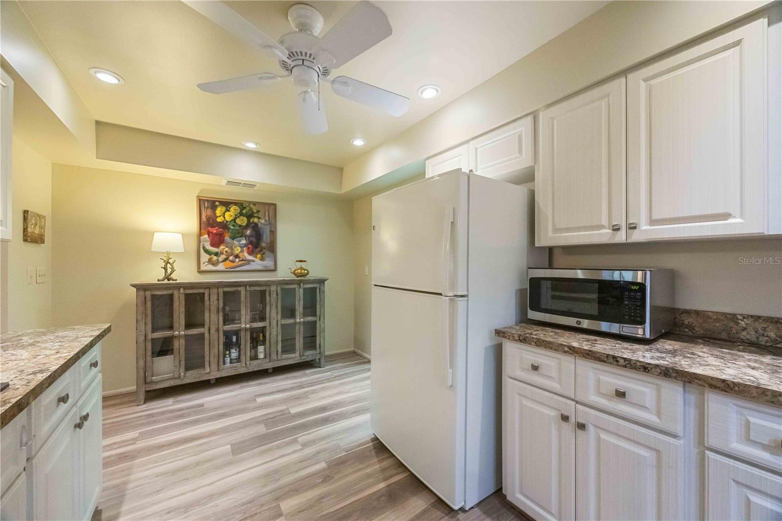 5575 GOLF POINTE DR, SARASOTA, FL, 34243