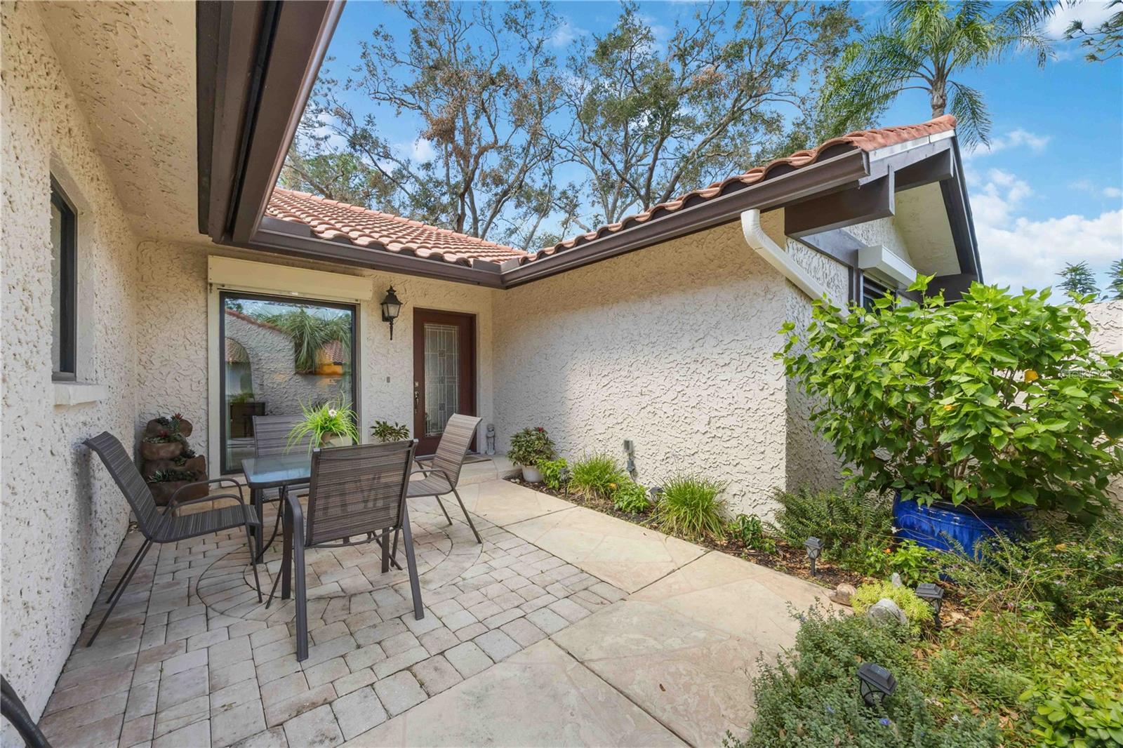 5575 GOLF POINTE DR, SARASOTA, FL, 34243