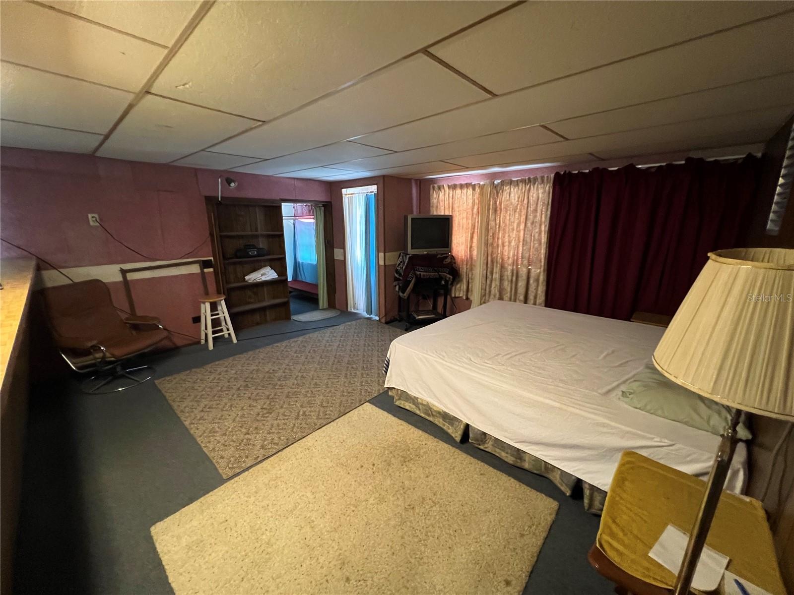 2 SE 1ST ST, CHIEFLAND, FL, 32626