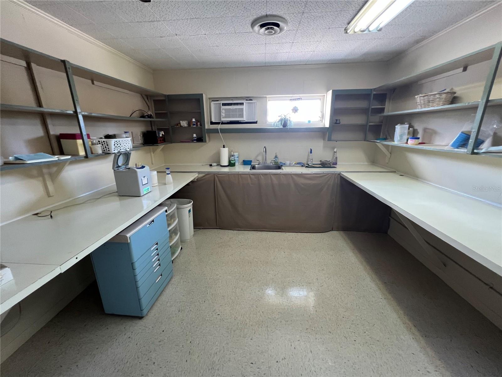 2 SE 1ST ST, CHIEFLAND, FL, 32626