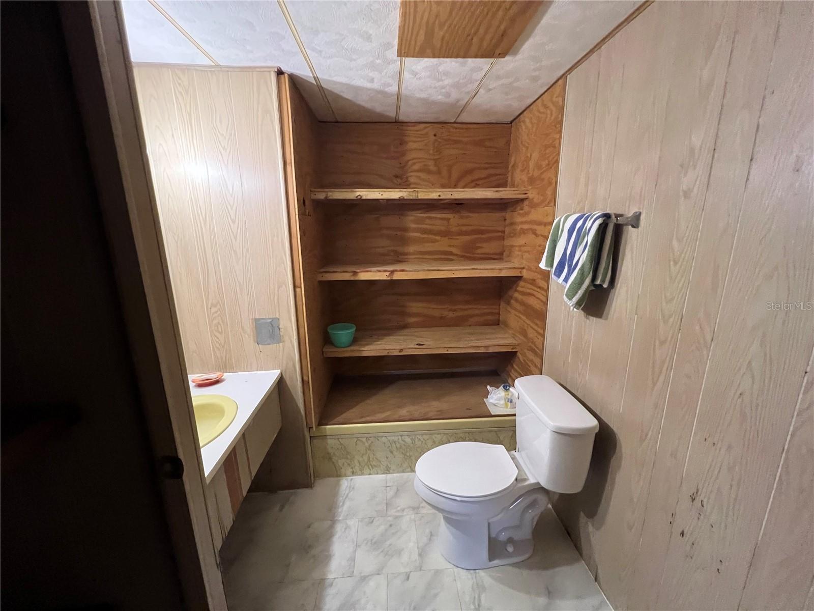 2 SE 1ST ST, CHIEFLAND, FL, 32626