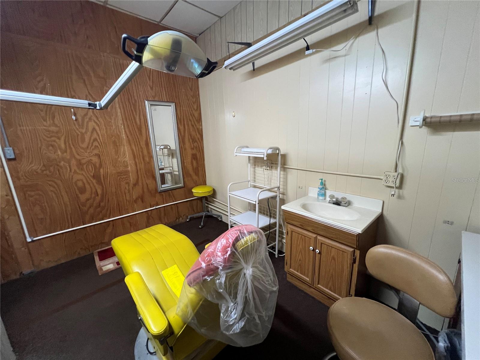 2 SE 1ST ST, CHIEFLAND, FL, 32626