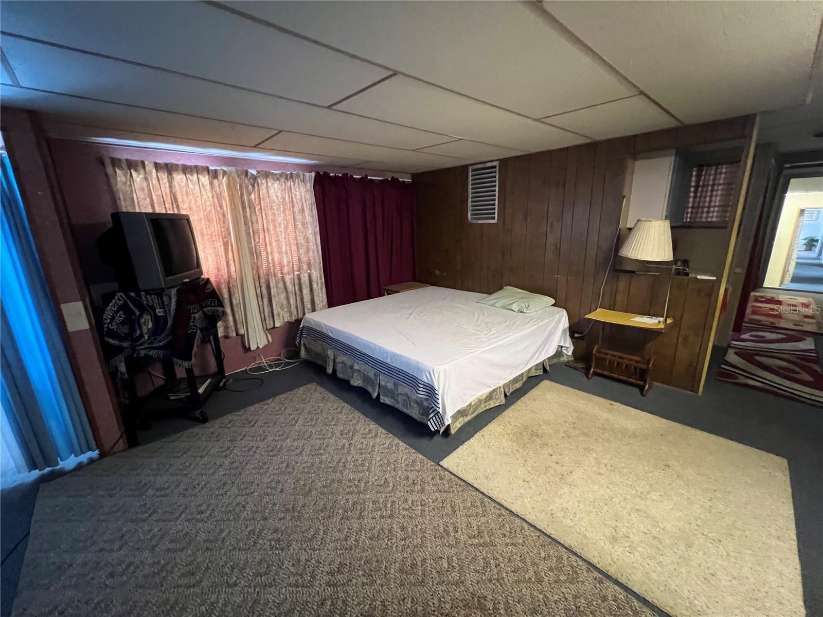 2 SE 1ST ST, CHIEFLAND, FL, 32626