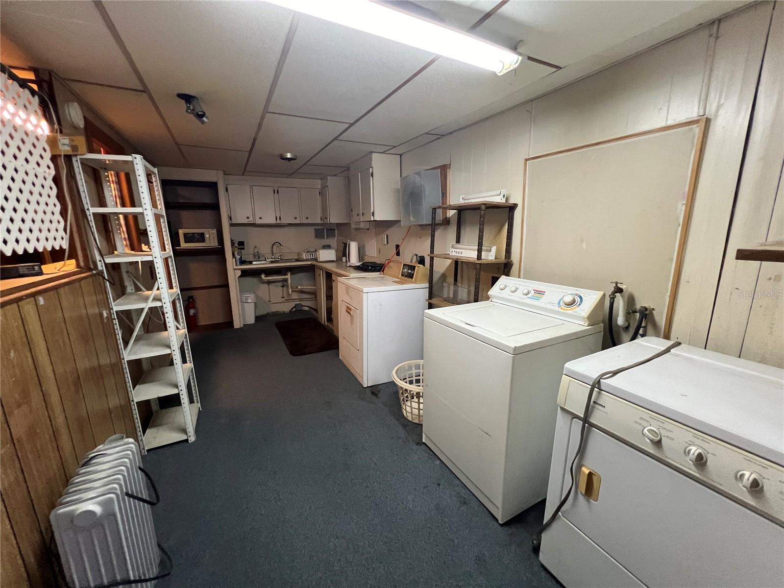 2 SE 1ST ST, CHIEFLAND, FL, 32626