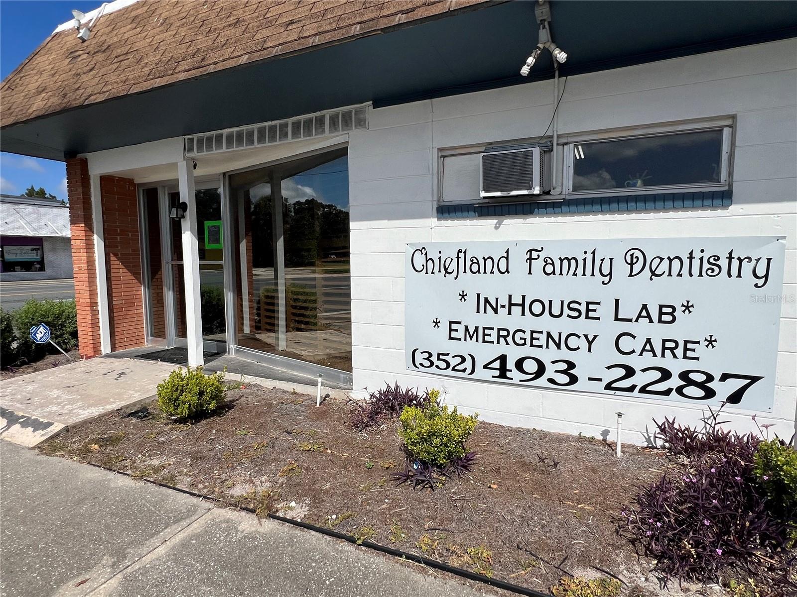 2 SE 1ST ST, CHIEFLAND, FL, 32626