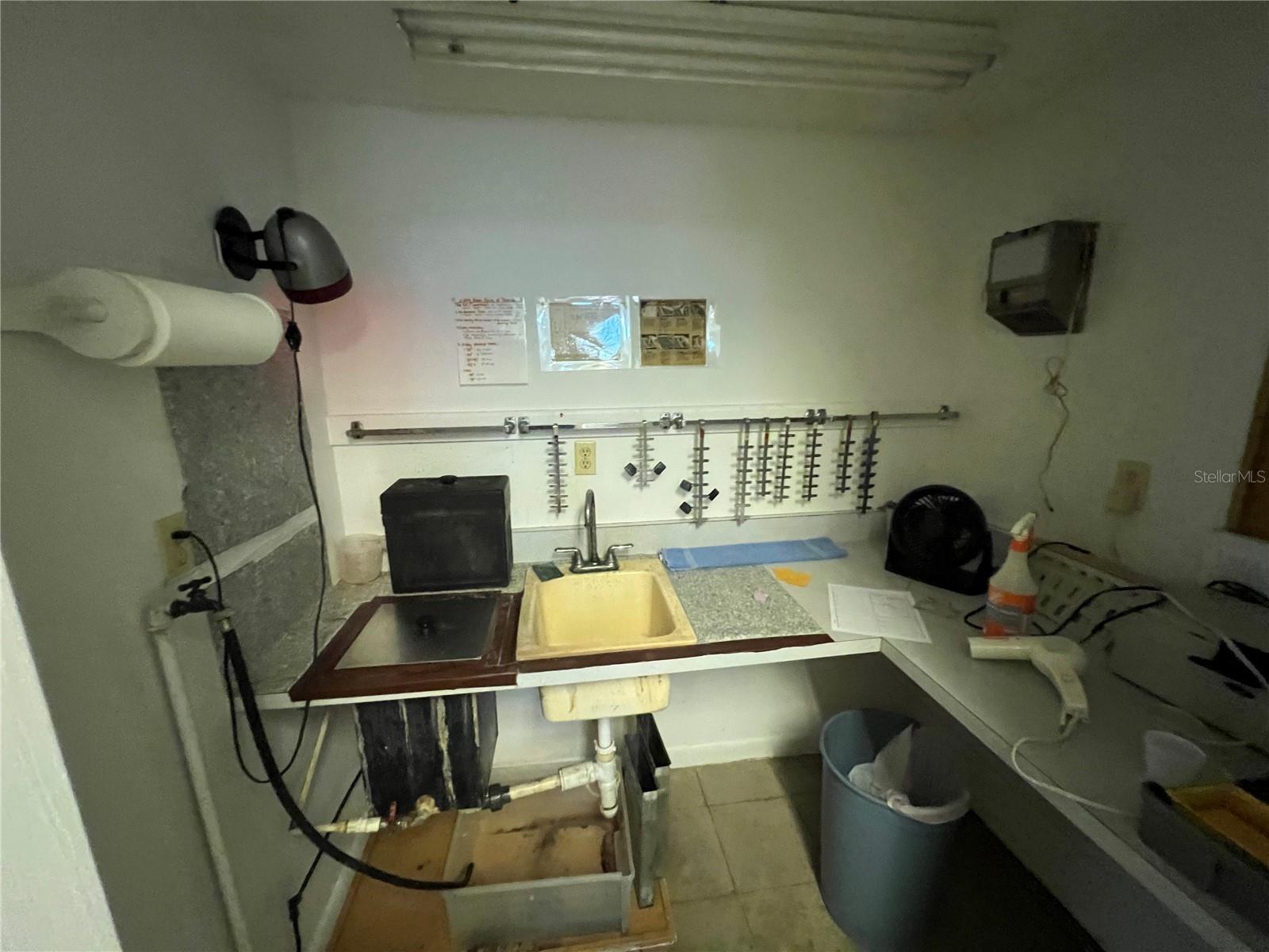 2 SE 1ST ST, CHIEFLAND, FL, 32626