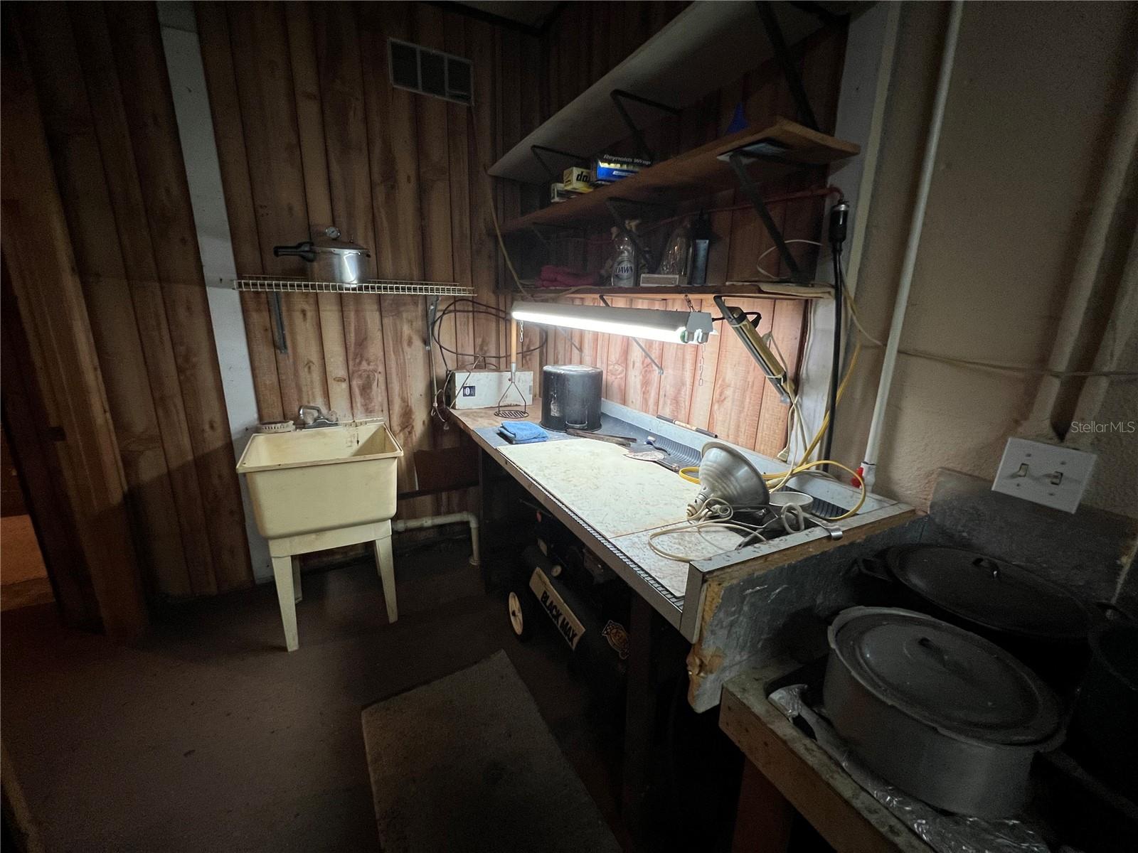 2 SE 1ST ST, CHIEFLAND, FL, 32626