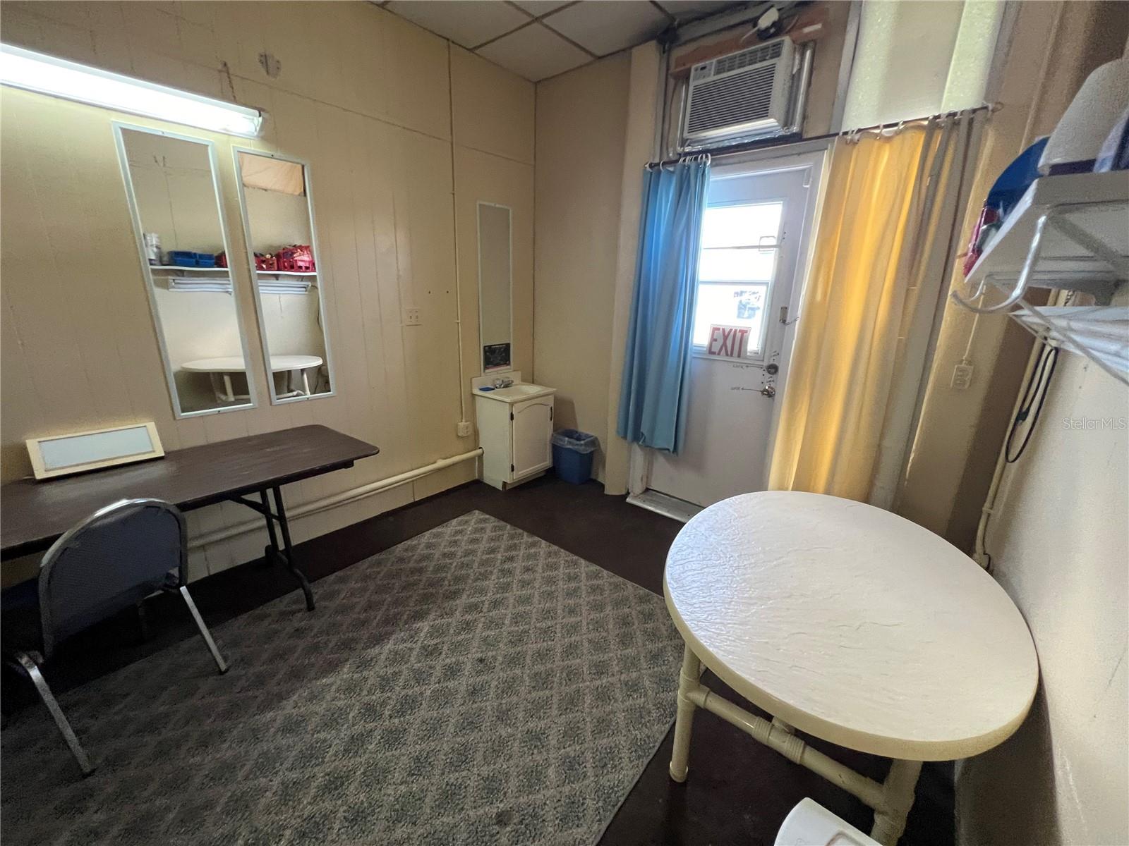 2 SE 1ST ST, CHIEFLAND, FL, 32626