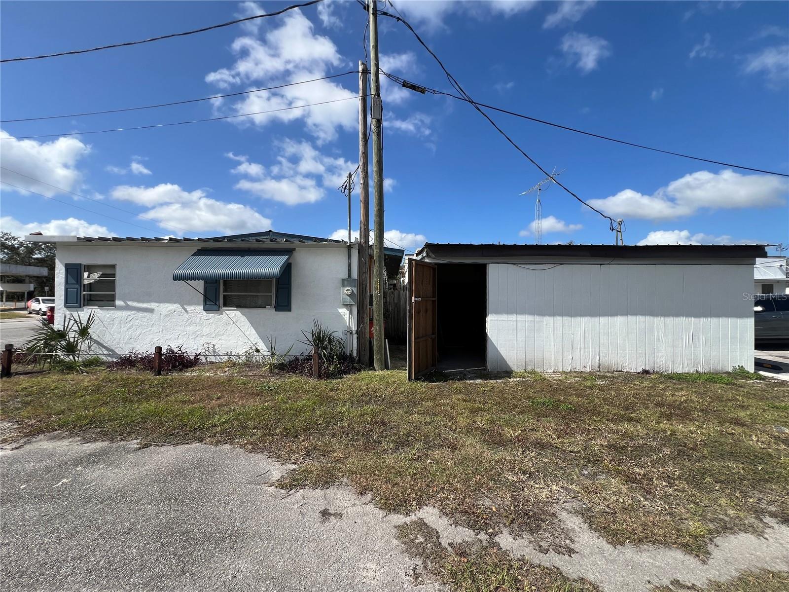 2 SE 1ST ST, CHIEFLAND, FL, 32626