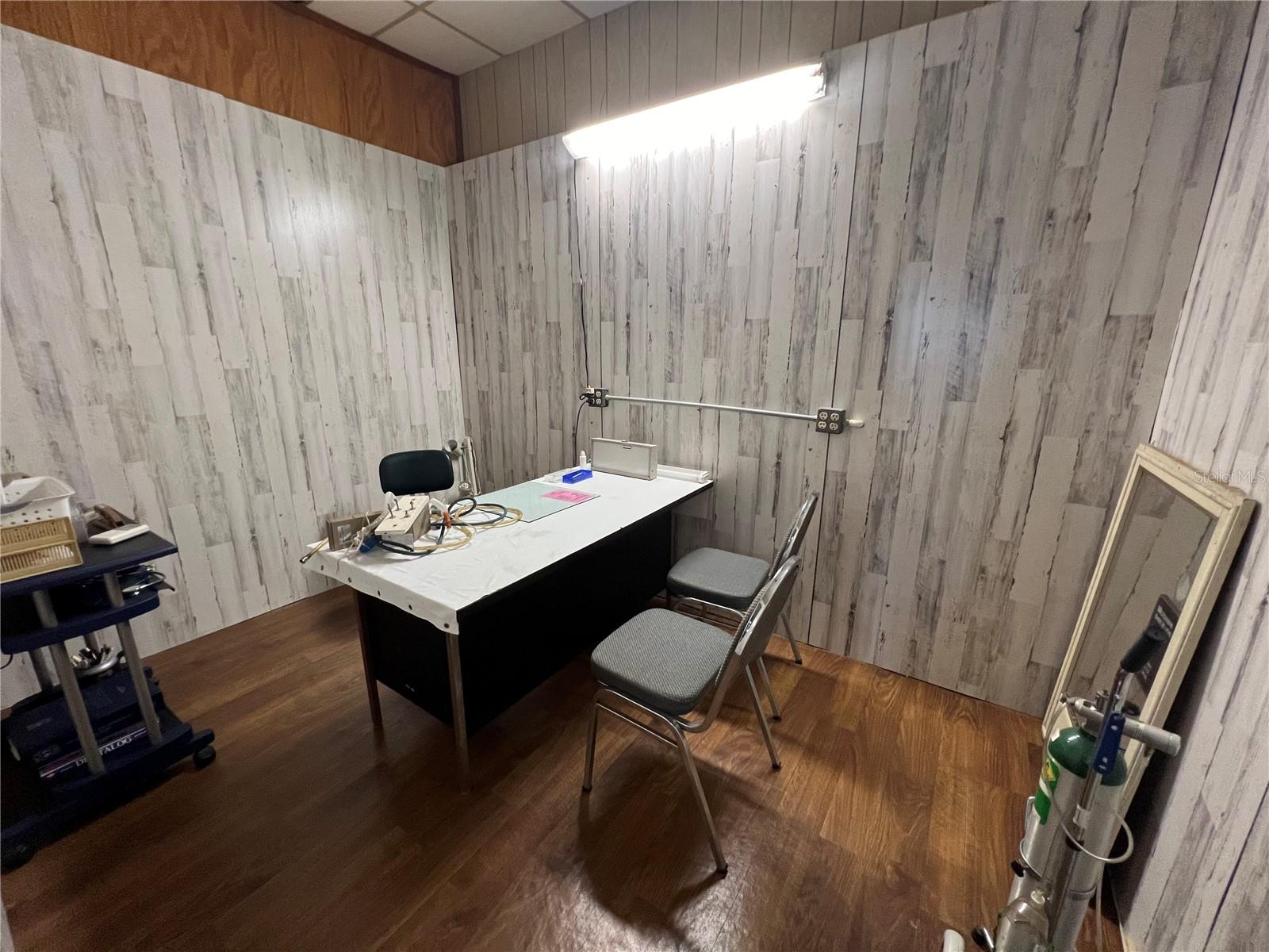 2 SE 1ST ST, CHIEFLAND, FL, 32626