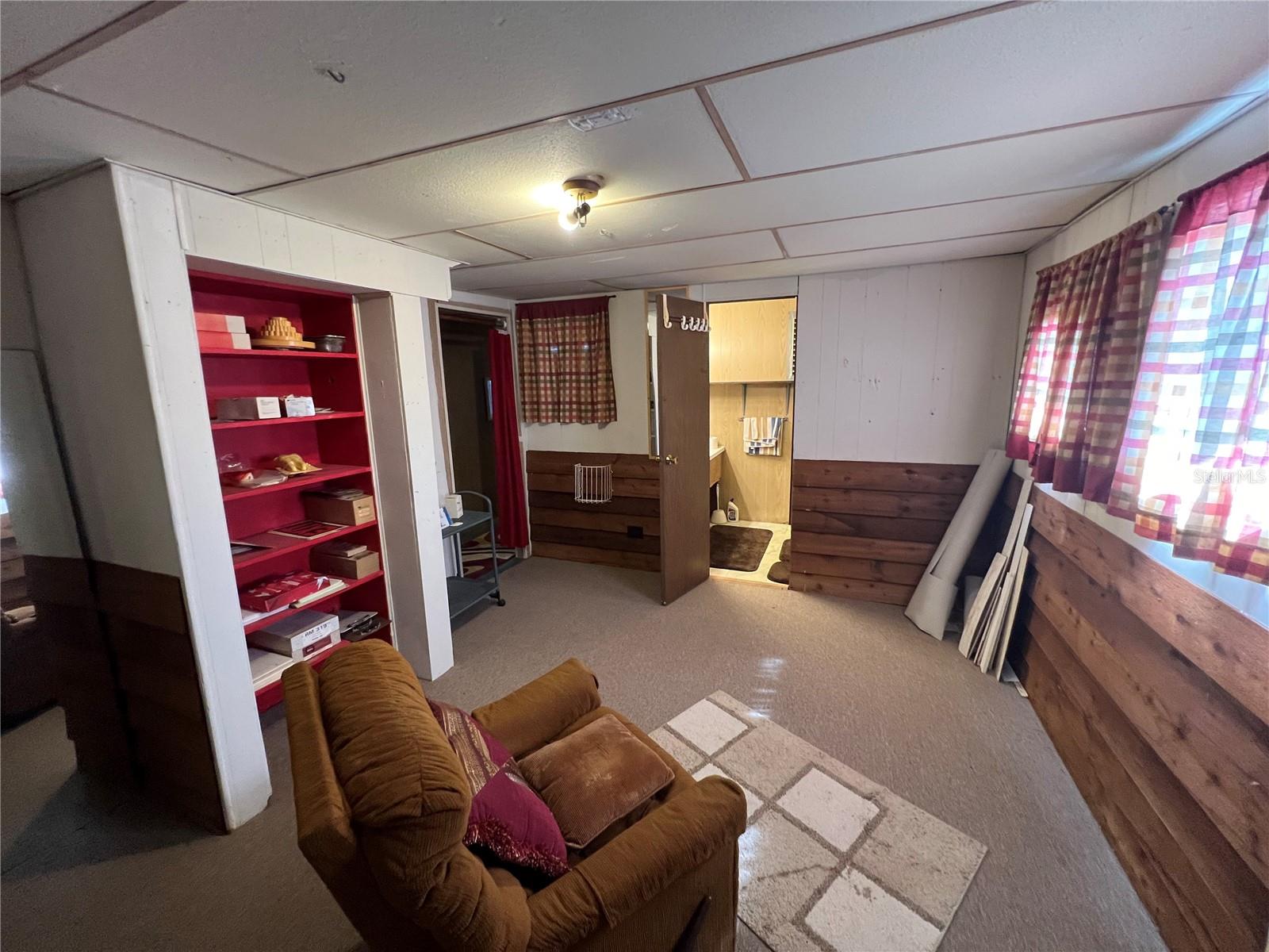 2 SE 1ST ST, CHIEFLAND, FL, 32626