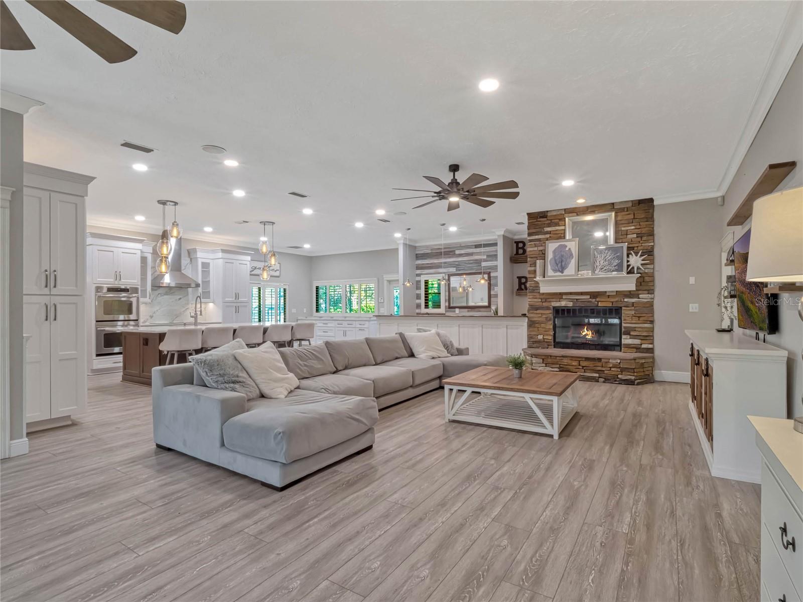 335 WOODRIDGE DR, GENEVA, FL, 32732
