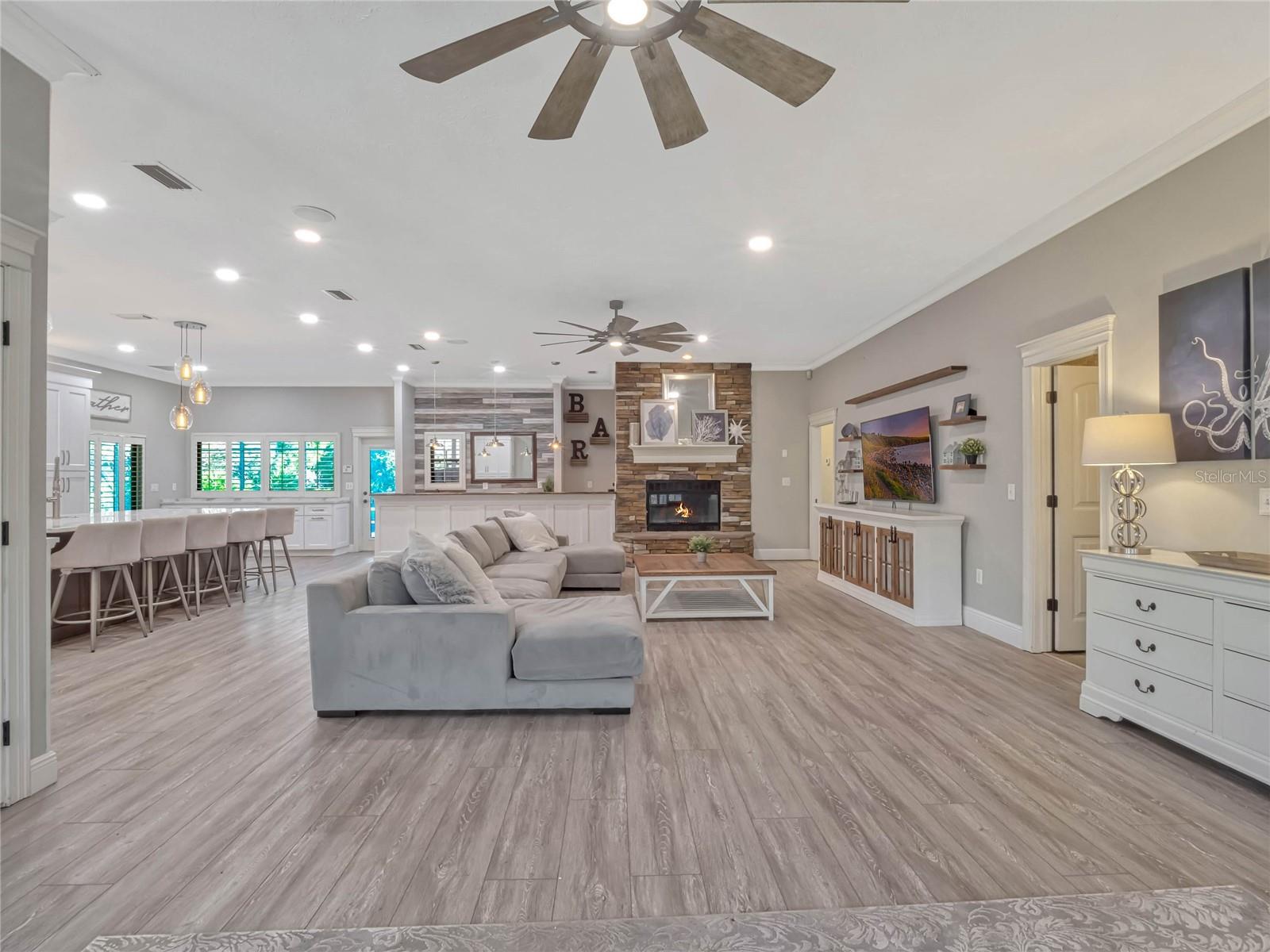 335 WOODRIDGE DR, GENEVA, FL, 32732