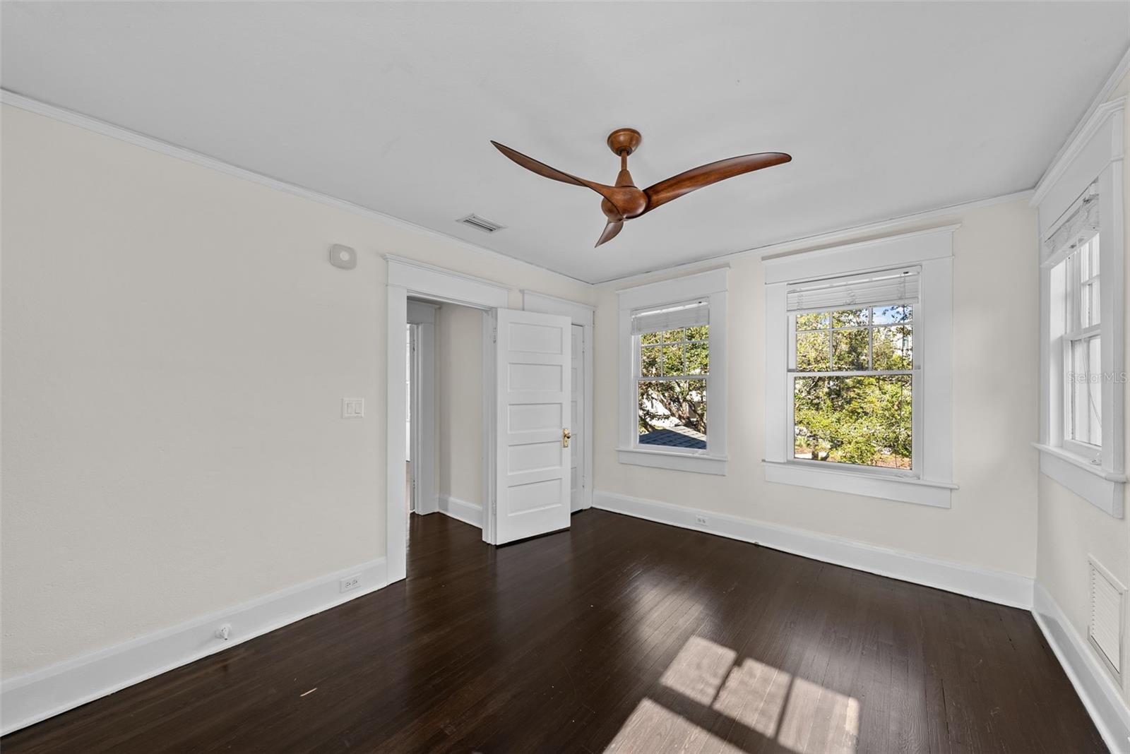 2110 W SOUTHVIEW AVE, TAMPA, FL, 33606