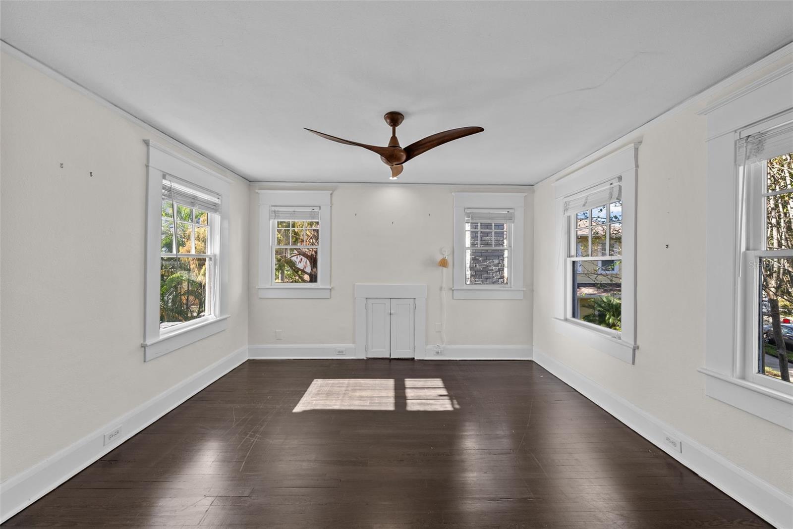 2110 W SOUTHVIEW AVE, TAMPA, FL, 33606