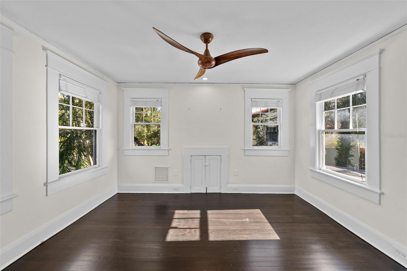 2110 W SOUTHVIEW AVE, TAMPA, FL, 33606