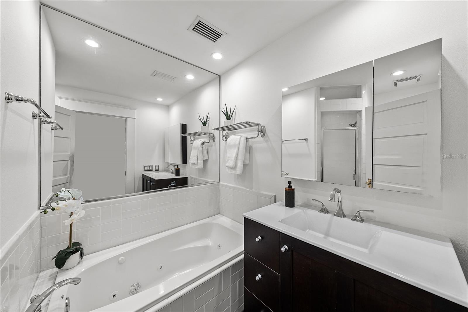 2110 W SOUTHVIEW AVE, TAMPA, FL, 33606
