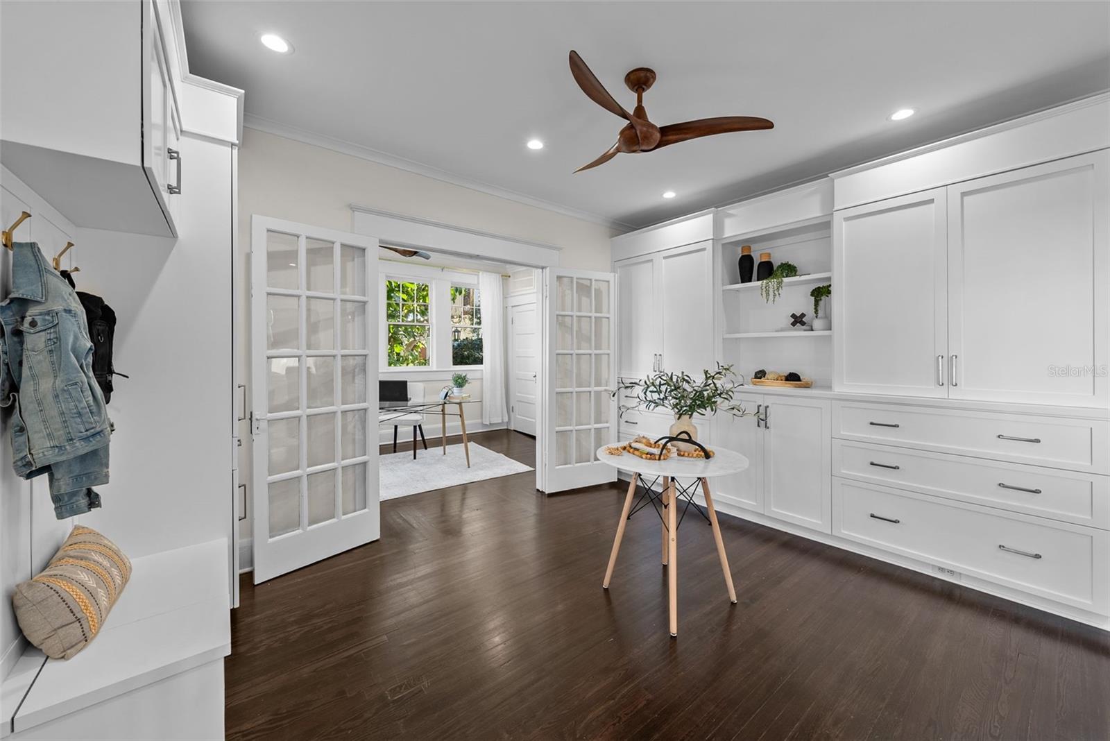 2110 W SOUTHVIEW AVE, TAMPA, FL, 33606