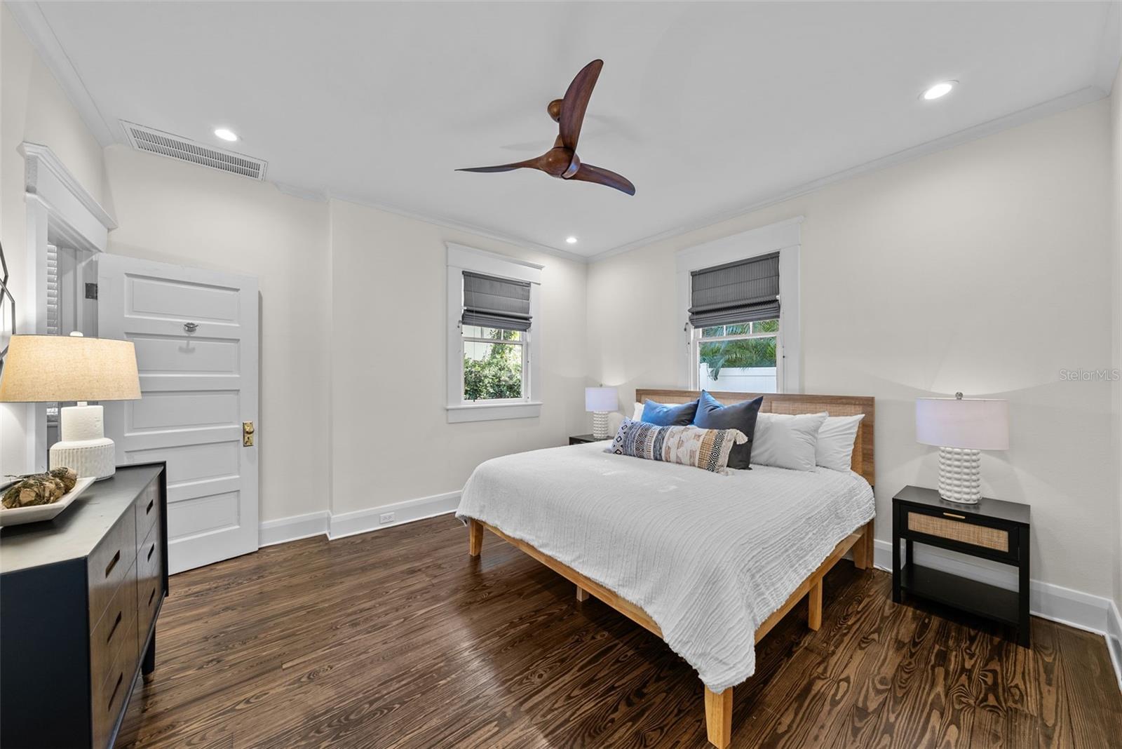 2110 W SOUTHVIEW AVE, TAMPA, FL, 33606
